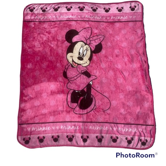 Disney Bedding Disney Minnie Mouse Fleece Throw Blanket Fuchsia Pink Bow 5 X 60 Polka Dots